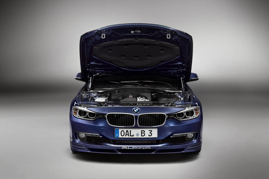 Моторный отсек Alpina B3 Bi-Turbo Limousine (F30) 2013 года  (фото 4 из 29)